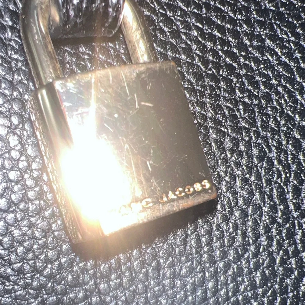 Marc Jacobs compact marc